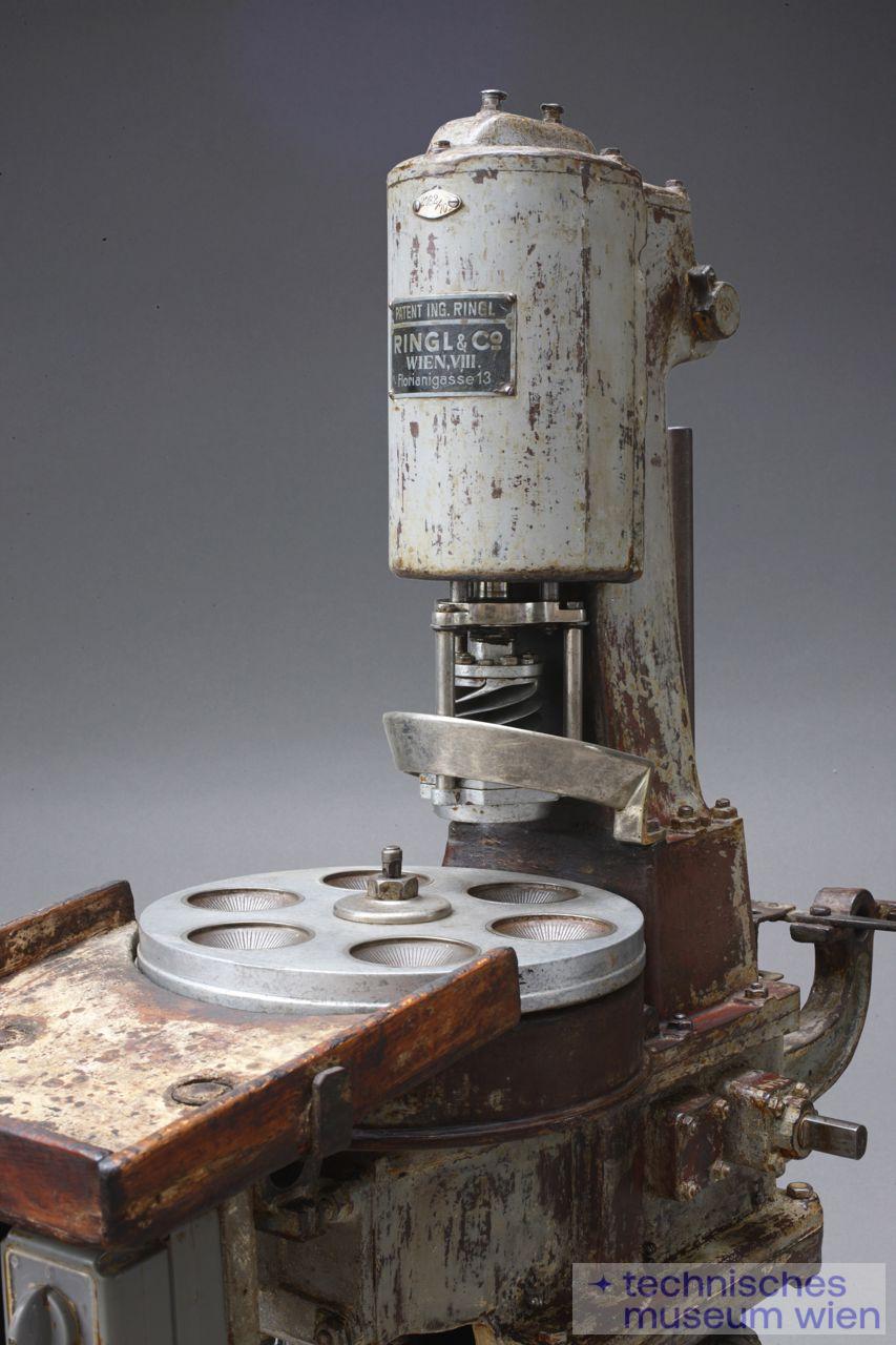 Semmelkerbmaschine Ringl